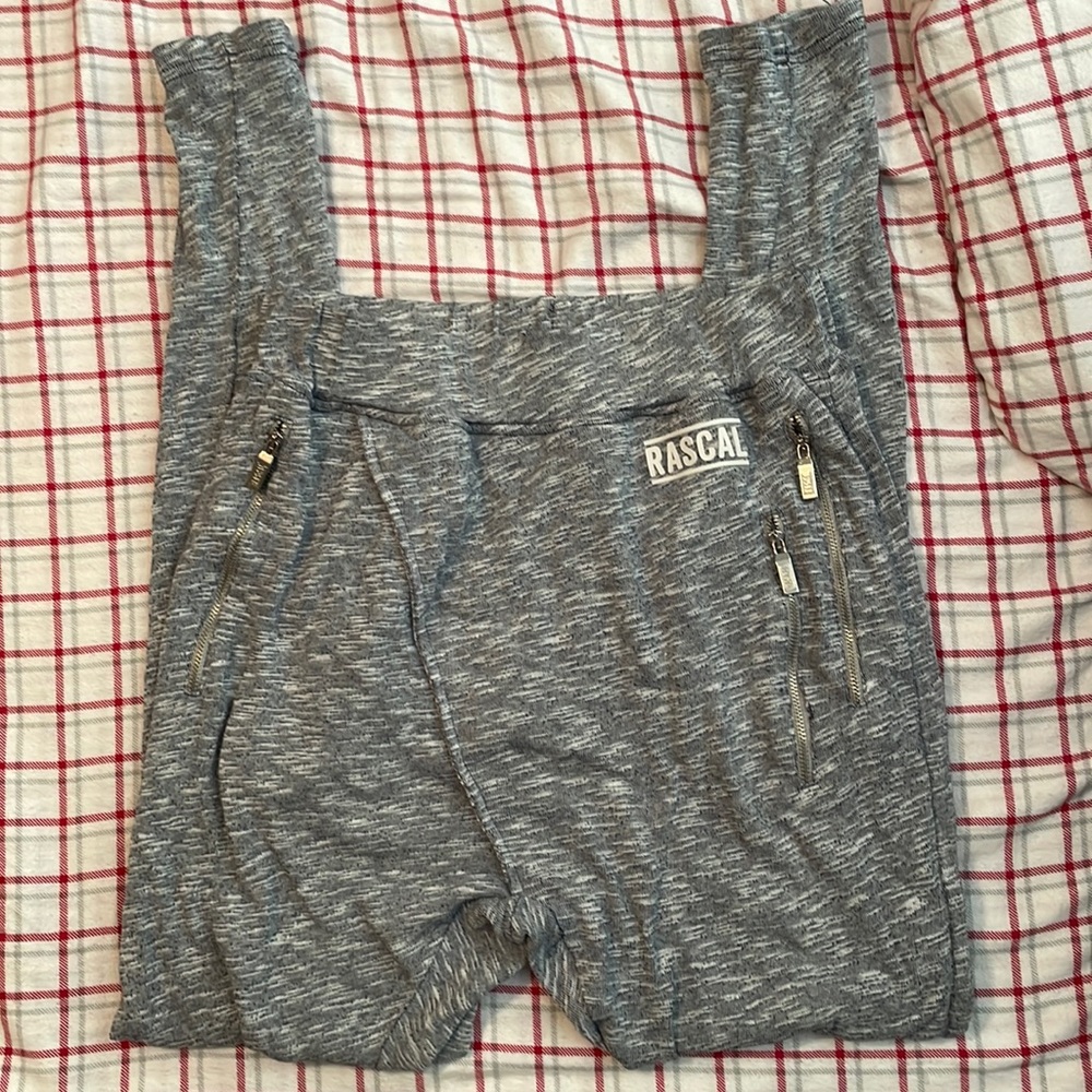 Rascal men’s joggers with zipper pockets. Size small